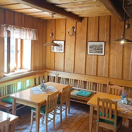 Vltava Port Riverside Restaurant-cafe-pension ゲストハウス チェスキー クルムロフ