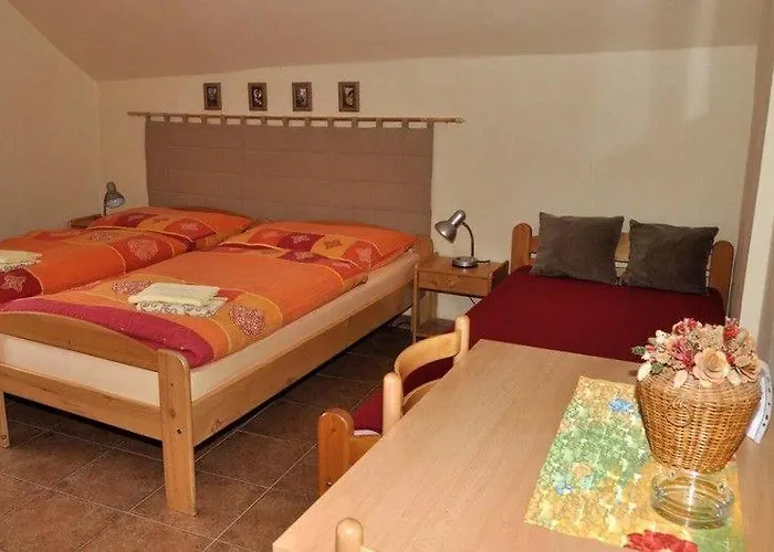 Vltava Port Riverside Restaurant-cafe-pension